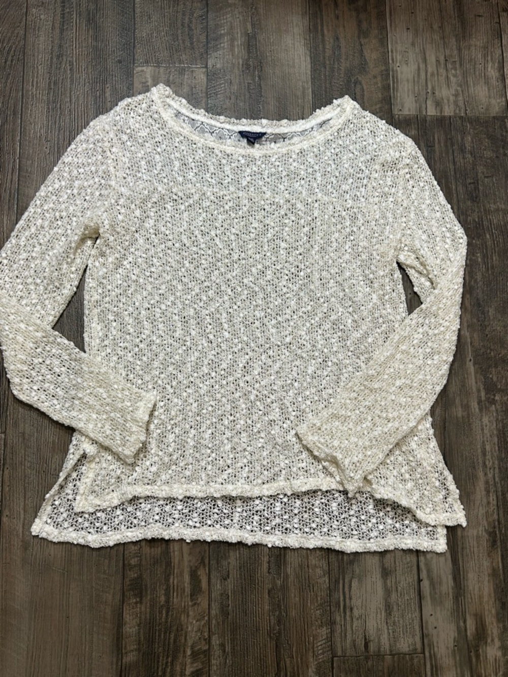 Aeropostale L
Women's Sweater Knit
White with gold